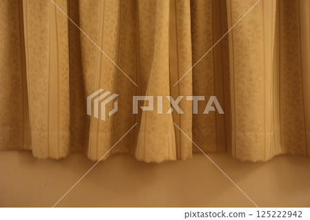 Curtain 125222942