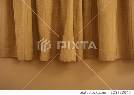 Curtain Curtain 125222943