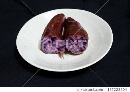 Baked sweet potato (purple sweet potato) Baked sweet potato (purple sweet potato) 125223304