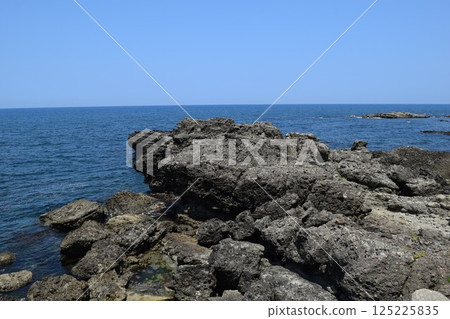 Rocky landscape on the Shonai coast 125225835