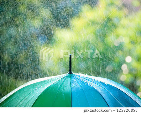 雨天的雨傘 125226853
