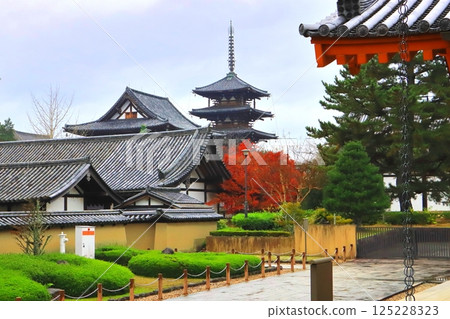 法隆寺（奈良縣斑鳩町金堂五重塔） 125228323