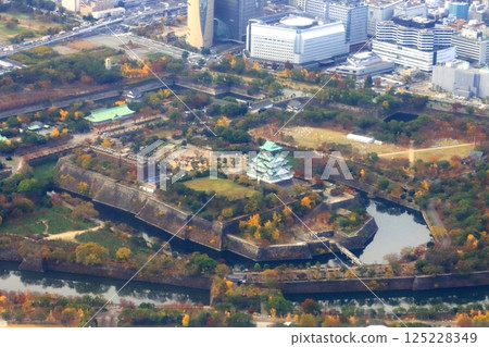 Osaka Castle in Autumn (Osaka Castle Park, aerial photo) Osaka Castle in Autumn (Osaka Castle Park, aerial photo) 125228349
