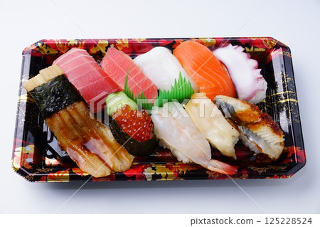 Sushi box lunch 125228524