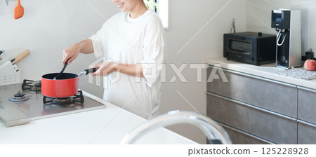 做飯的女人 125228928