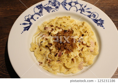 German cuisine: Käsespätzle 125231186