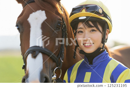 馬和女騎師 125231195