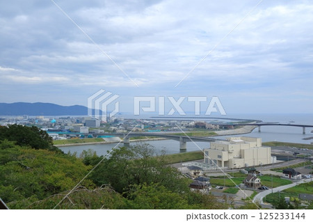 從宮城縣石卷市日和山公園眺望石卷市 125233144