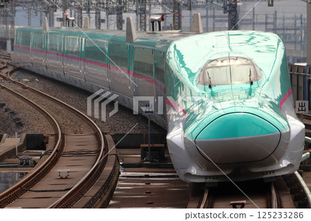 東北新幹線/北海道新幹線E5系（試製車型：U1） 125233286
