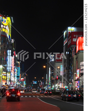 夜晚繁華的新宿歌舞伎町-城市景觀(2025年3月) 夜晚繁華的新宿歌舞伎町-城市景觀(2025年3月) 125234215