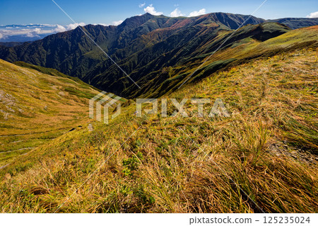 Autumn foliage along the main ridgeline of the Iide mountain range and Mt. Iide 125235024