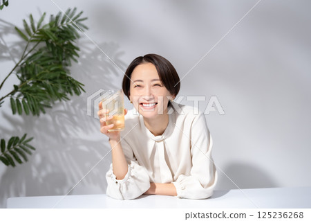 女人喝高球 125236268