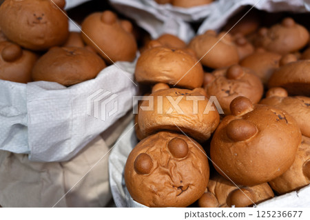 Cute bear bread baked in a bakery Cute bear bread baked in a bakery 125236677