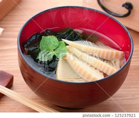 嫩竹筍湯（竹筍海帶湯） 125237021
