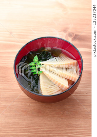 嫩竹筍湯(竹筍海帶湯) 嫩竹筍湯(竹筍海帶湯) 125237044