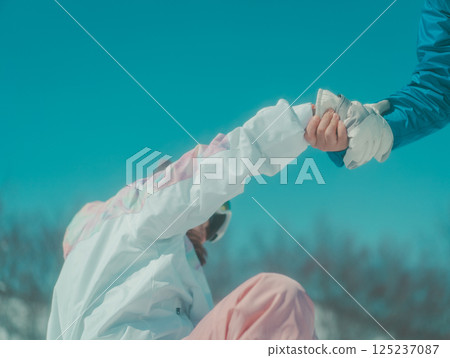 snowboarder, snowboard, snowboarding 125237087