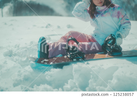 snowboarder, snowboard, snowboarding 125238057