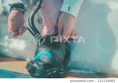 snowboard, snowboarding, females 125238065