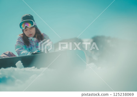snowboarder, snowboard, snowboarding 125238069