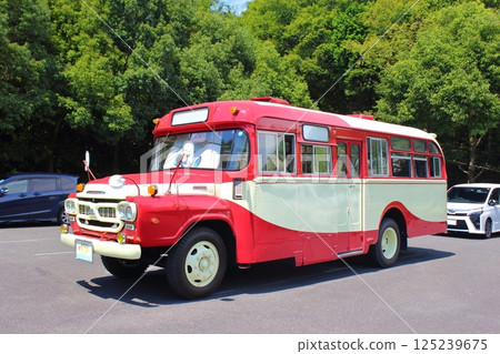 [Ehime Prefecture] Ehime Prefectural Museum of History and Culture: Bonnet Bus 125239675