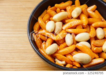 Persimmon pea 125240795