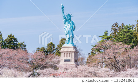 Statue of Liberty in Oirase Town, Aomori Prefecture, spring scenery 125241801