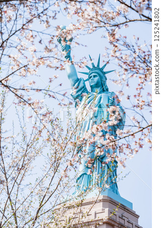 Statue of Liberty in Oirase Town, Aomori Prefecture, spring scenery Statue of Liberty in Oirase Town, Aomori Prefecture, spring scenery 125241802