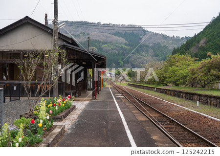 Beautiful spring scenery at Iwayama Station in Niimi city, Okayama prefecture, Japan Beautiful spring scenery at Iwayama Station in Niimi city, Okayama prefecture, Japan 125242215