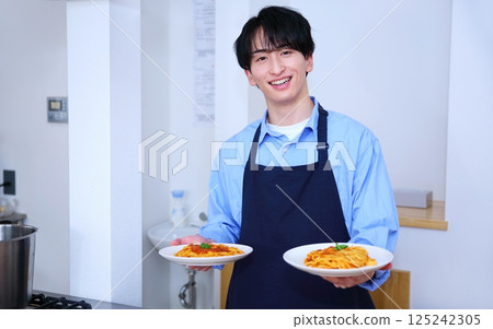 Men's kitchen cooking image Men's kitchen cooking image 125242305