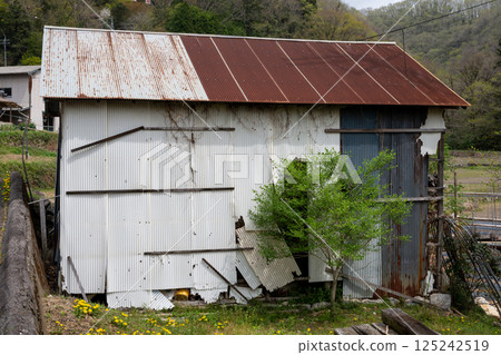 日本岡山縣新見市的一座非常古老而美麗的建築 125242519