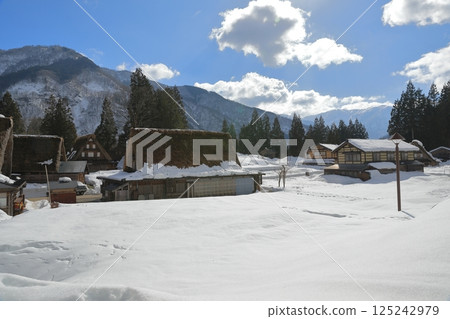 世界遺產相倉合掌村的冬日風景 世界遺產相倉合掌村的冬日風景 125242979