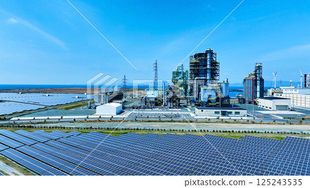 生質能發電廠和風能太陽能發電廠鳥瞰圖 125243535