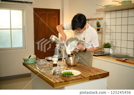 Process of making whipped cream. Process of making whipped cream. 125245456
