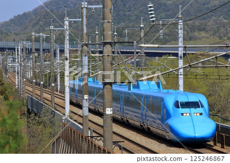 新幹線列車採用熱門動漫圖案設計 125246867
