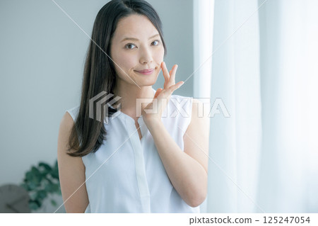 Middle female, beauty image Middle female, beauty image 125247054