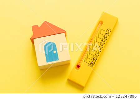 溫度計和房屋:室內溫度影像 溫度計和房屋:室內溫度影像 125247896