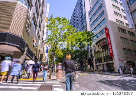 日本東京城市景觀 - 宮山坂等綠意盎然的地區景觀 125248397