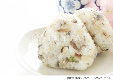Grilled mackerel rice balls Grilled mackerel rice balls 125249644