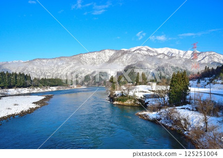 Agano River and snow scenery (Niigata Prefecture) Agano River and snow scenery (Niigata Prefecture) 125251004