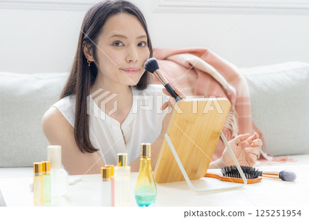 中年婦女妝 125251954
