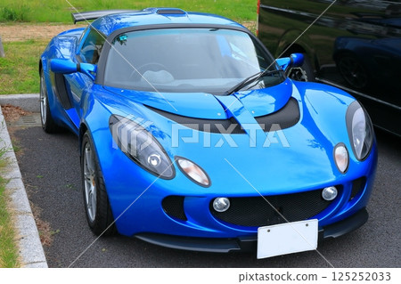 藍色跑車形象 125252033