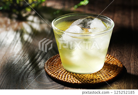 Summer cold tea (green tea) 125252185