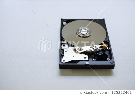 The internal structure of a hard disk 125252461