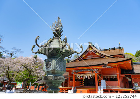 Spring at Mount Fuji Hongu Sengen Taisha Shrine in Fujinomiya, Shizuoka Prefecture Spring at Mount Fuji Hongu Sengen Taisha Shrine in Fujinomiya, Shizuoka Prefecture 125252744