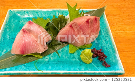 新鮮美味的鰤魚刺身 日本料理 當季魚類 125253581