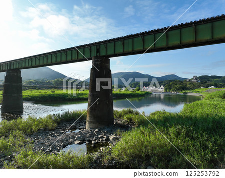 Ozu City, Ehime Prefecture: Iron bridge and Ozu Castle 125253792
