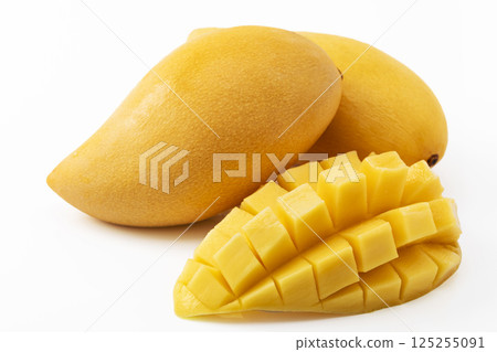 Flower-cut Thai mango Flower-cut Thai mango 125255091