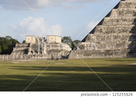 Mayan ruins of Chichen Itza, yucatan, mexico Mayan ruins of Chichen Itza, yucatan, mexico 125255826
