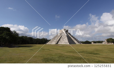 Mayan ruins of Chichen Itza, yucatan, mexico Mayan ruins of Chichen Itza, yucatan, mexico 125255831