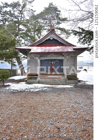 Photographing the grounds of Miyoshi Hachiman Shrine in Hokuto, Hokkaido in early spring Photographing the grounds of Miyoshi Hachiman Shrine in Hokuto, Hokkaido in early spring 125259062
